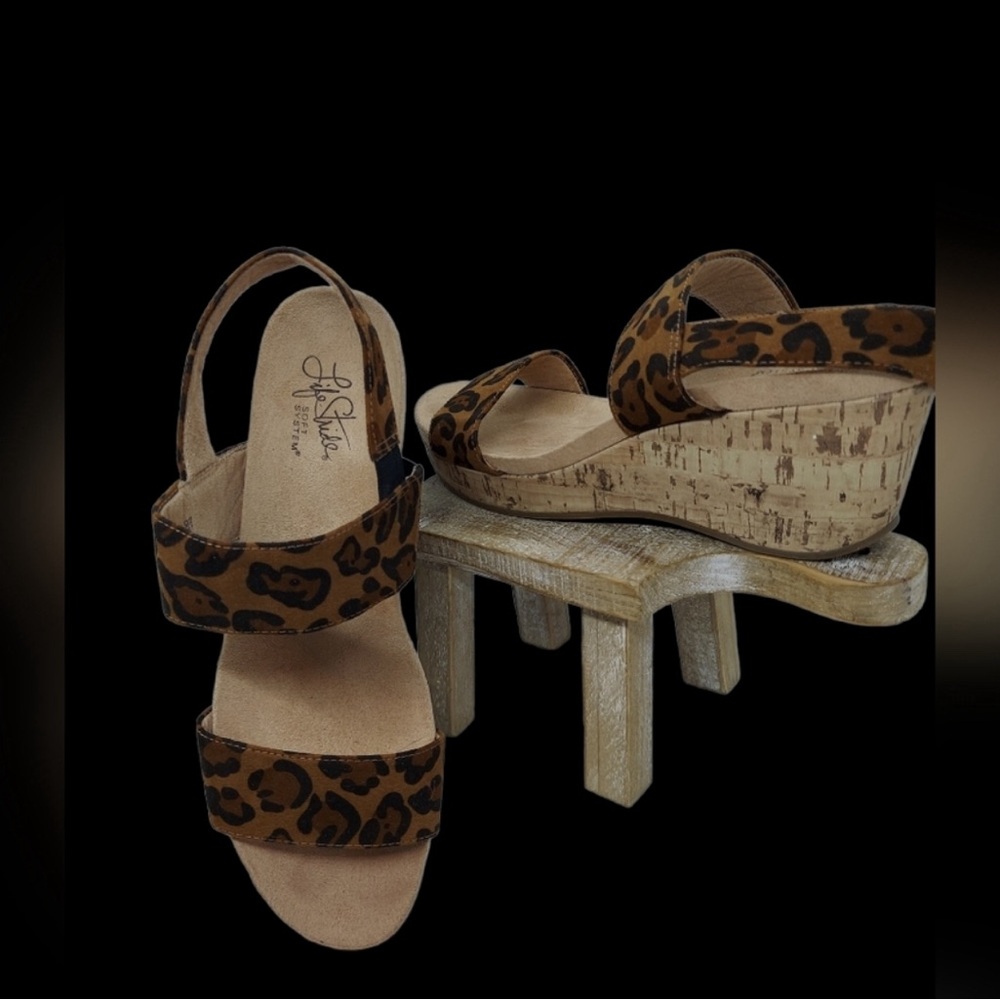 Life Stride Open Toe, Wedge, Slingback Leopard Print Sandal Women's Size 9 1/2 M